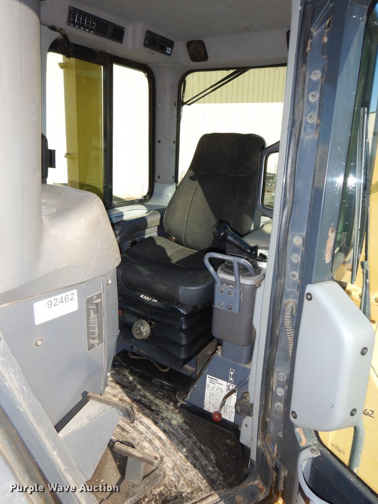 image for item DH4270 2005 Komatsu D65EX-15 dozer