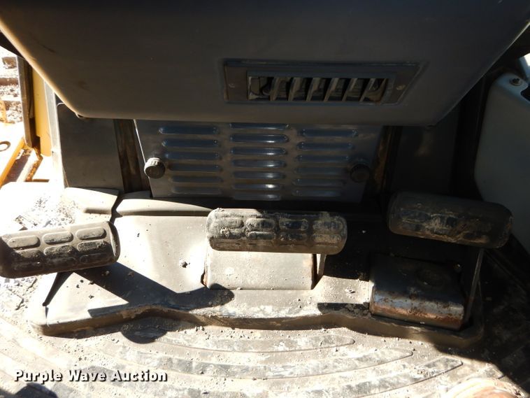 image for item DH4270 2005 Komatsu D65EX-15 dozer