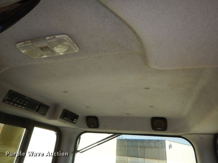 image for item DH4270 2005 Komatsu D65EX-15 dozer