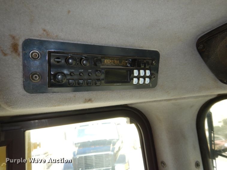 image for item DH4270 2005 Komatsu D65EX-15 dozer