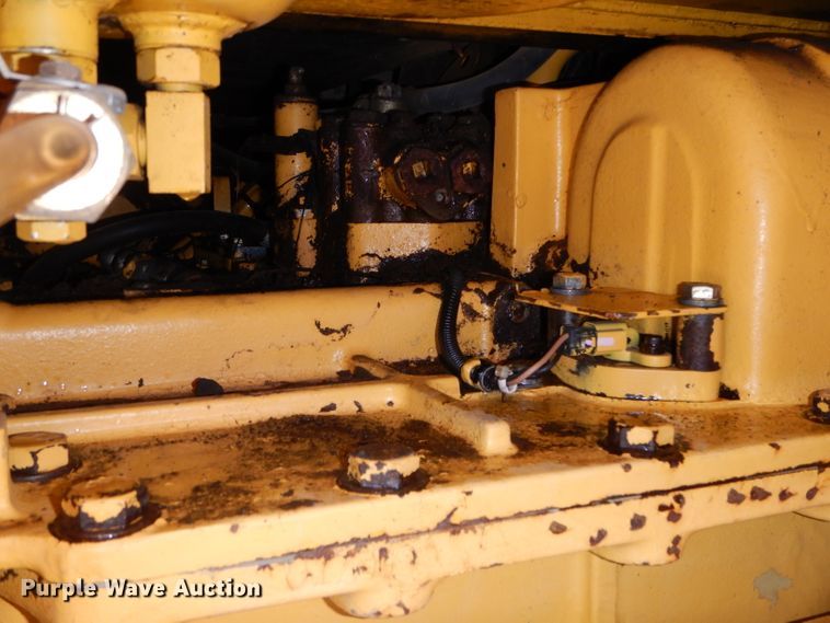 image for item DH4270 2005 Komatsu D65EX-15 dozer