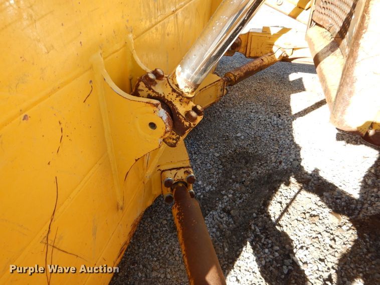 image for item DH4270 2005 Komatsu D65EX-15 dozer