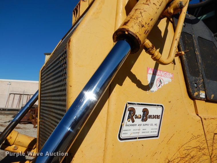 image for item DH4270 2005 Komatsu D65EX-15 dozer