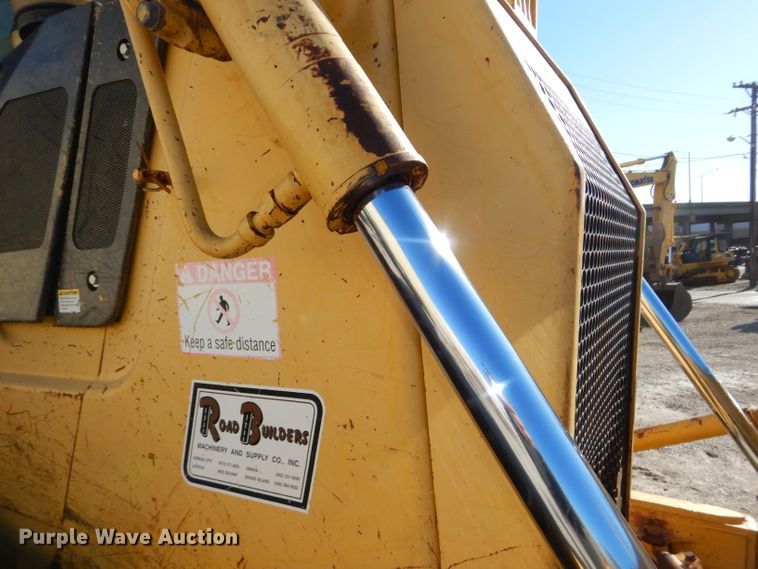 image for item DH4270 2005 Komatsu D65EX-15 dozer