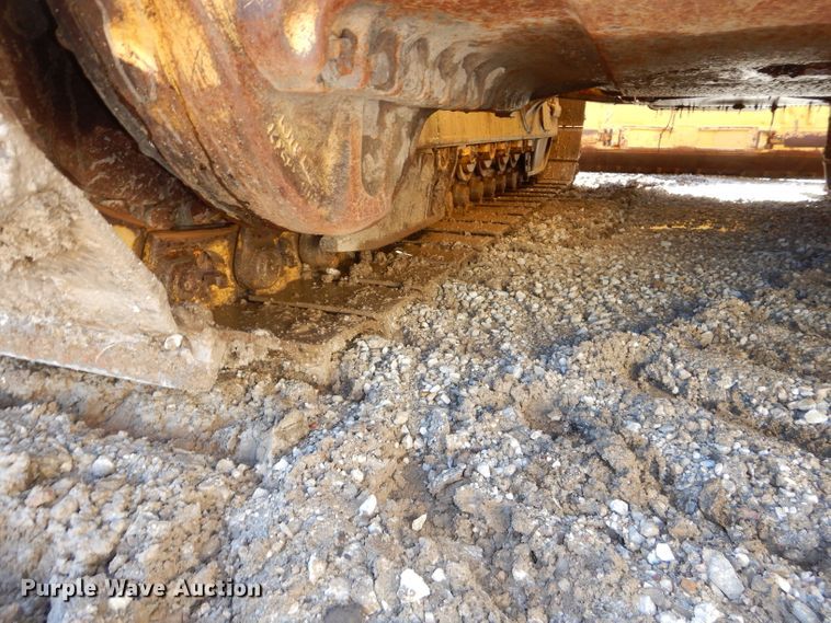 image for item DH4270 2005 Komatsu D65EX-15 dozer