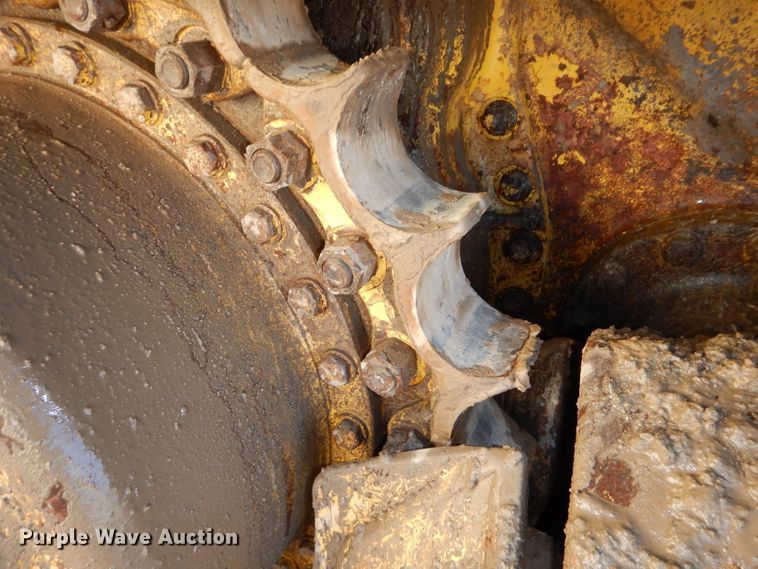 image for item DH4270 2005 Komatsu D65EX-15 dozer