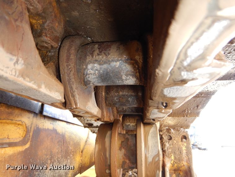 image for item DH4270 2005 Komatsu D65EX-15 dozer