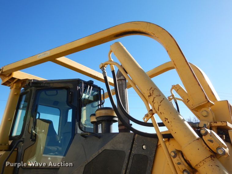 image for item DH4270 2005 Komatsu D65EX-15 dozer