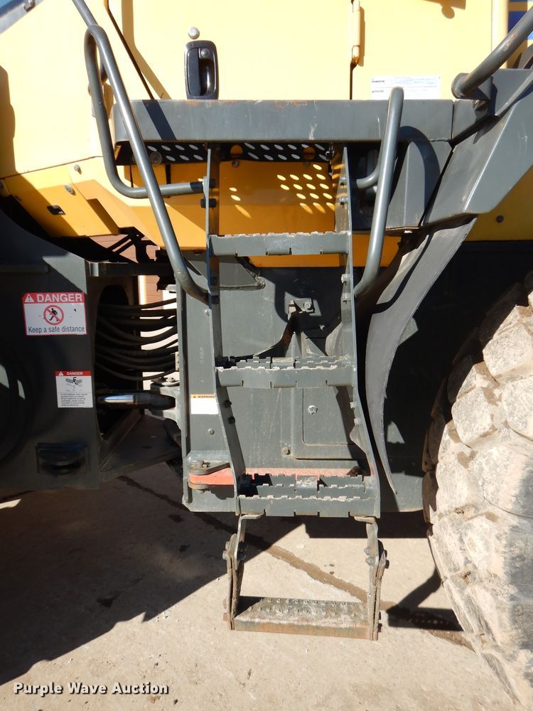 image for item DH4271 2011 Komatsu WA380-6 wheel loader