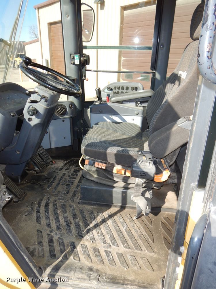 image for item DH4271 2011 Komatsu WA380-6 wheel loader