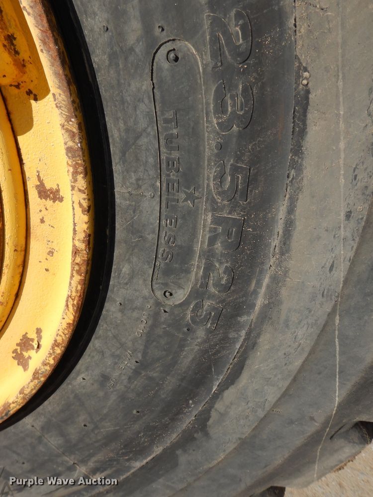 image for item DH4271 2011 Komatsu WA380-6 wheel loader