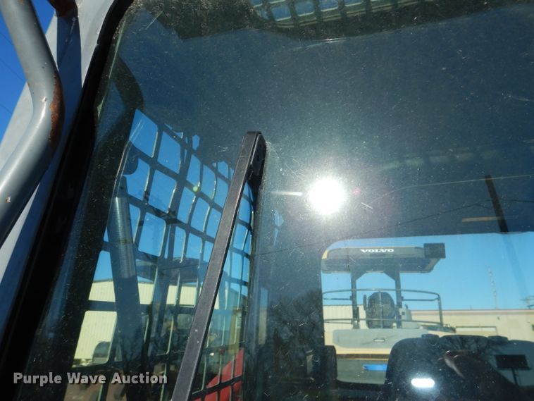 image for item DH4272 2016 Takeuchi TL12 skid steer