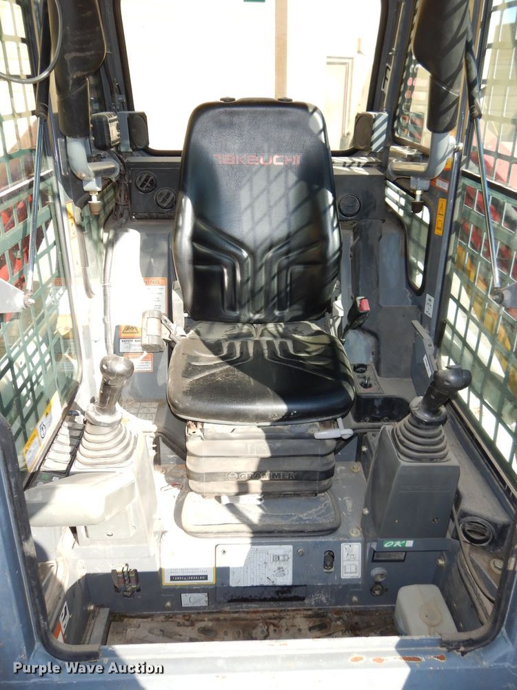 image for item DH4272 2016 Takeuchi TL12 skid steer