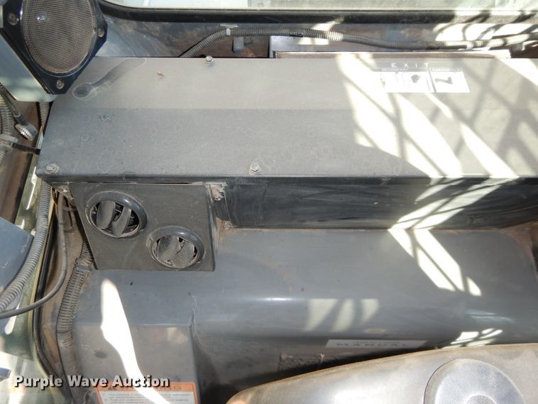 image for item DH4272 2016 Takeuchi TL12 skid steer