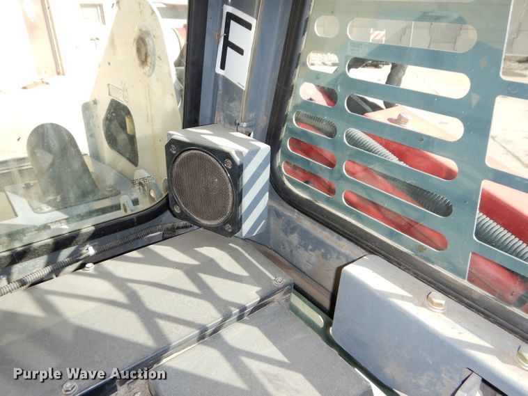 image for item DH4272 2016 Takeuchi TL12 skid steer