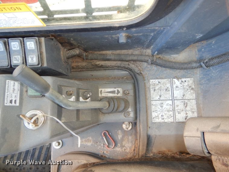 image for item DH4272 2016 Takeuchi TL12 skid steer