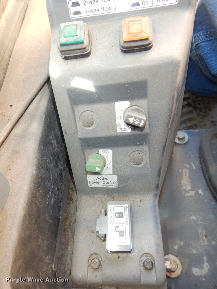 image for item DH4272 2016 Takeuchi TL12 skid steer