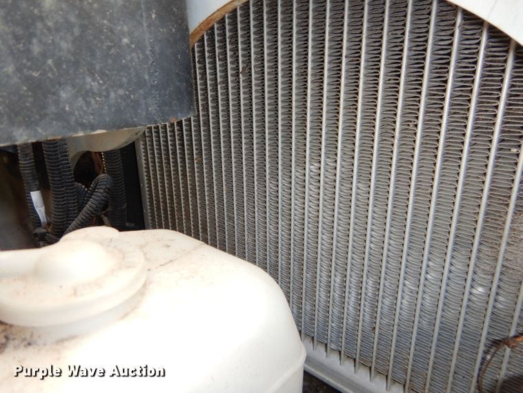 image for item DH4272 2016 Takeuchi TL12 skid steer