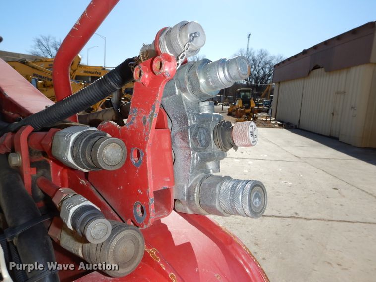 image for item DH4272 2016 Takeuchi TL12 skid steer