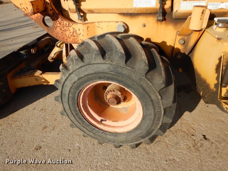 image for item DH4304 1998 Case 460 trencher