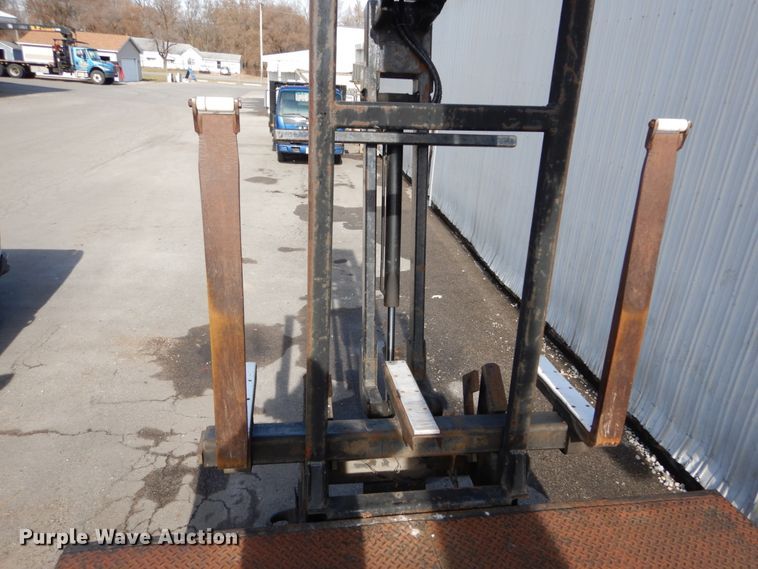 image for item DH5012 2000 Sterling L9500 crane truck