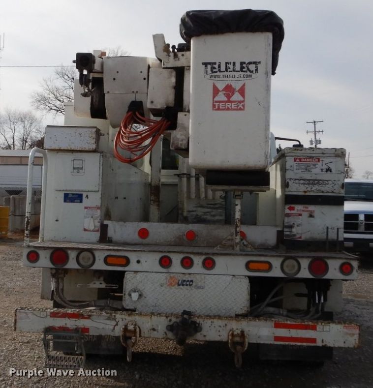 image for item DH5015 2004 International 4300 bucket truck