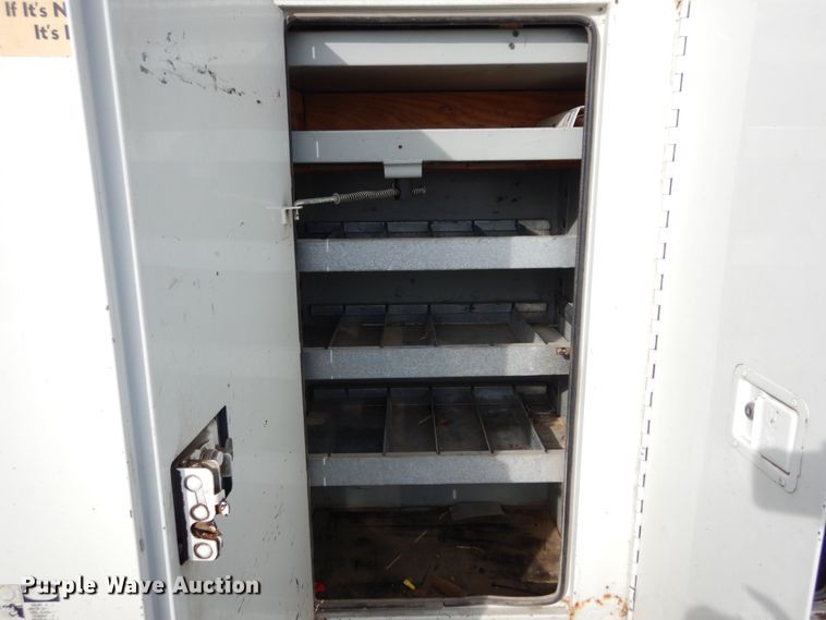 image for item DH5015 2004 International 4300 bucket truck