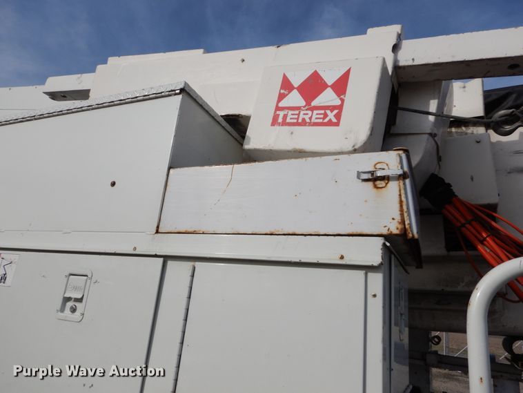 image for item DH5015 2004 International 4300 bucket truck