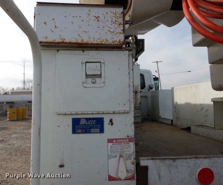 image for item DH5015 2004 International 4300 bucket truck