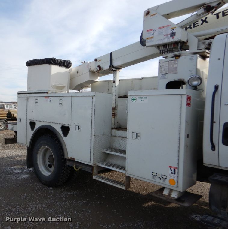 image for item DH5015 2004 International 4300 bucket truck