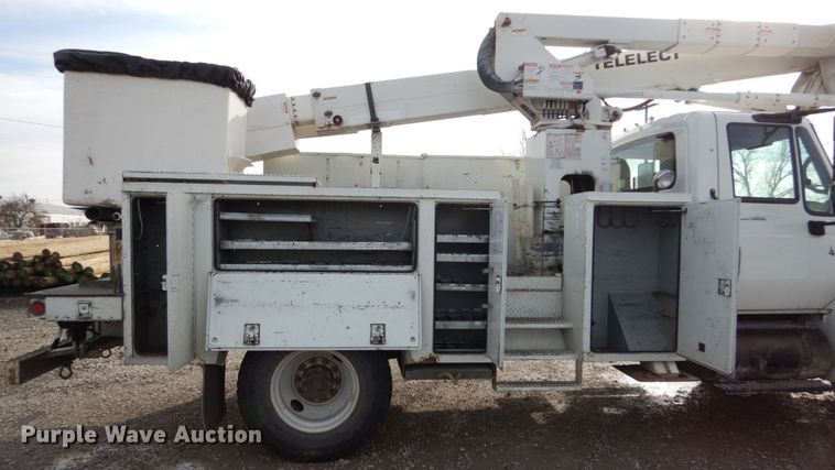 image for item DH5015 2004 International 4300 bucket truck