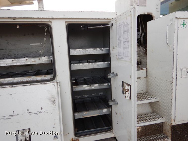 image for item DH5015 2004 International 4300 bucket truck