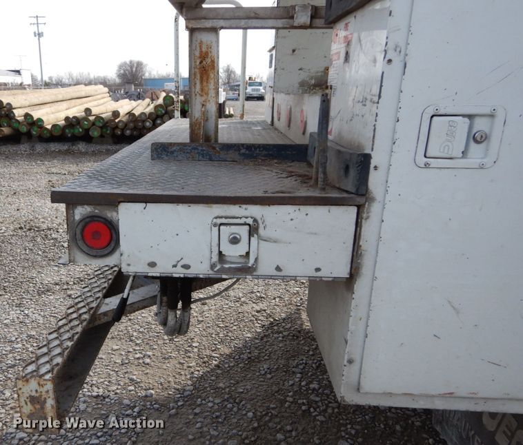 image for item DH5015 2004 International 4300 bucket truck