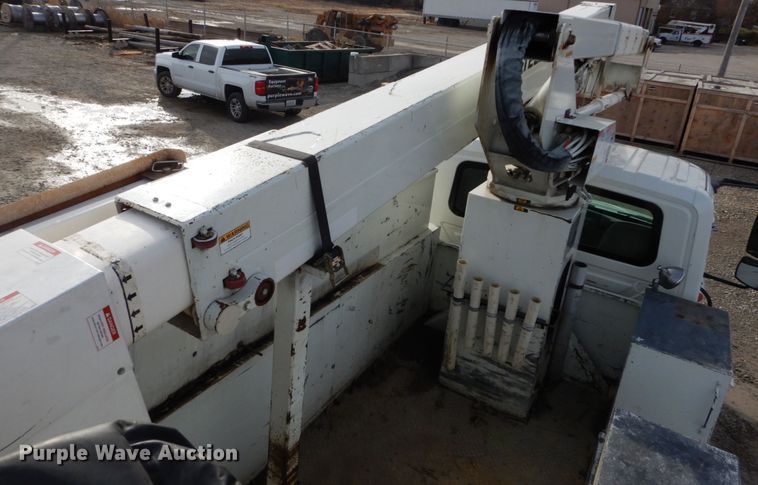 image for item DH5015 2004 International 4300 bucket truck