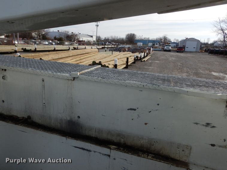 image for item DH5015 2004 International 4300 bucket truck