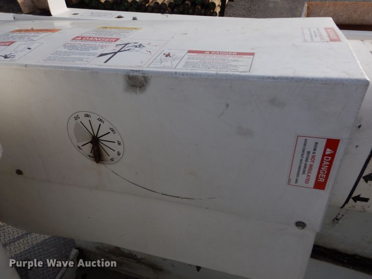 image for item DH5015 2004 International 4300 bucket truck