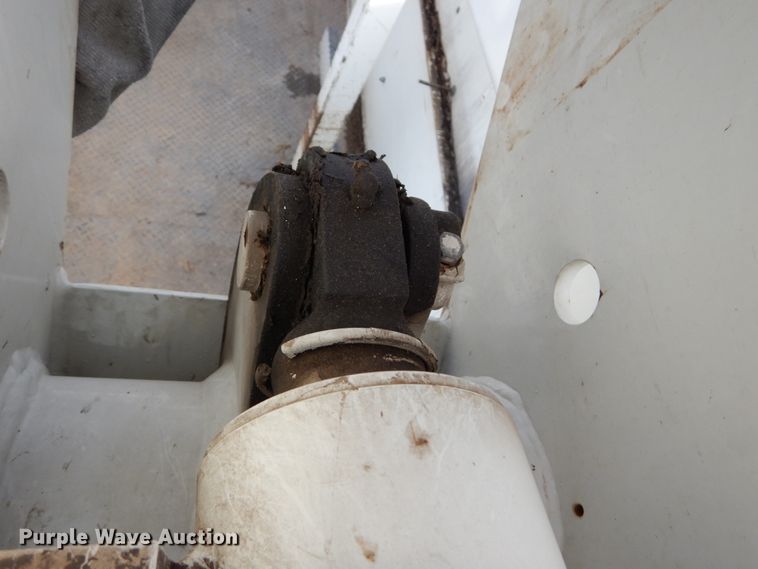 image for item DH5015 2004 International 4300 bucket truck