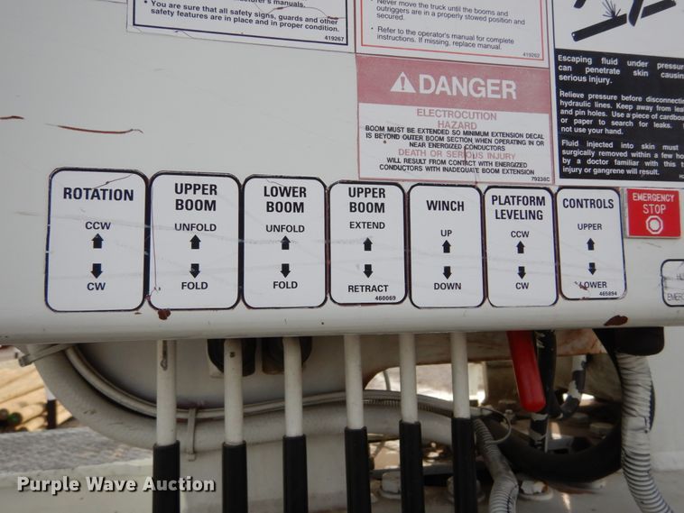 image for item DH5015 2004 International 4300 bucket truck