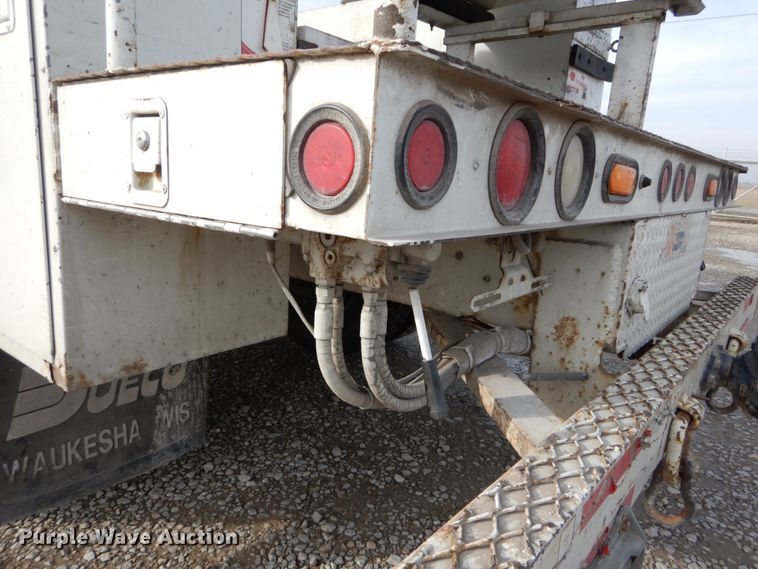 image for item DH5015 2004 International 4300 bucket truck