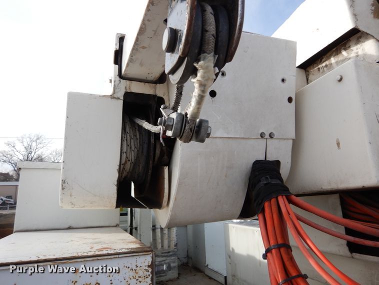 image for item DH5015 2004 International 4300 bucket truck