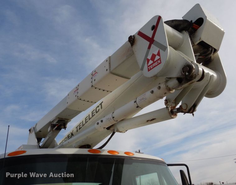 image for item DH5015 2004 International 4300 bucket truck