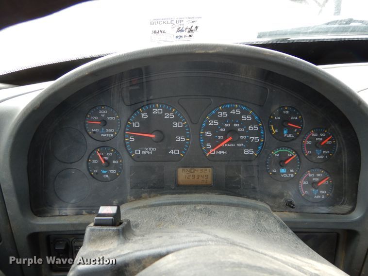 image for item DH5015 2004 International 4300 bucket truck