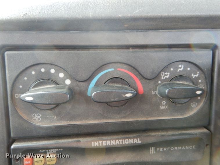 image for item DH5015 2004 International 4300 bucket truck