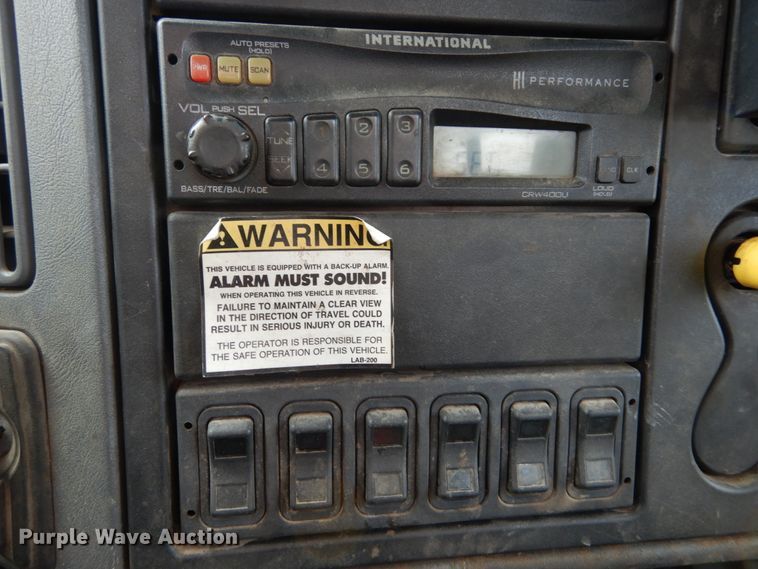 image for item DH5015 2004 International 4300 bucket truck