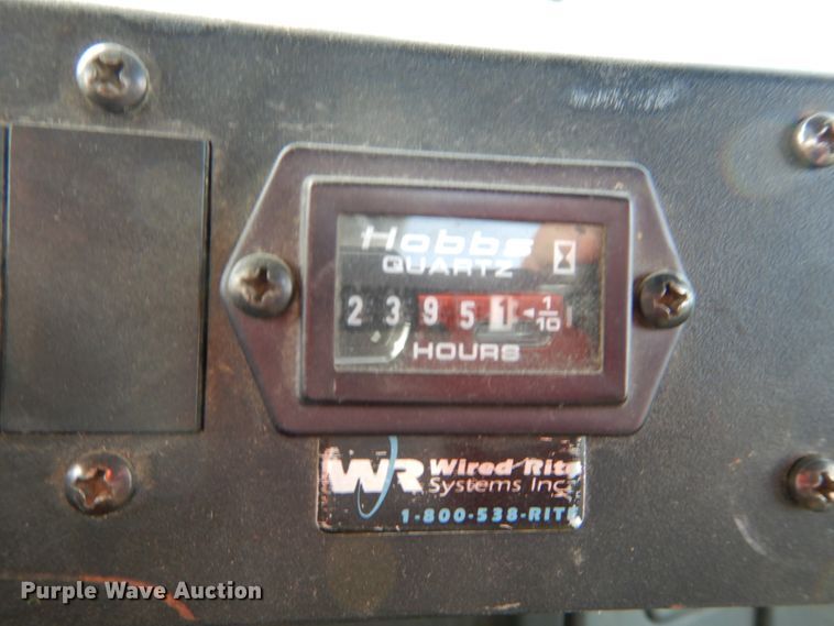 image for item DH5015 2004 International 4300 bucket truck