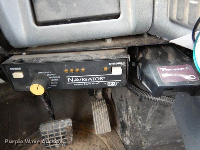 image for item DH5015 2004 International 4300 bucket truck