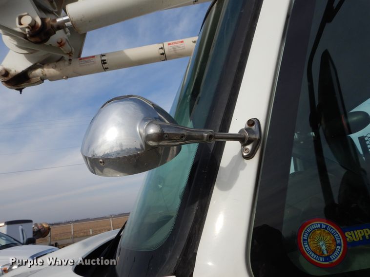 image for item DH5015 2004 International 4300 bucket truck