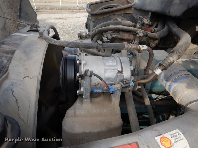 image for item DH5015 2004 International 4300 bucket truck