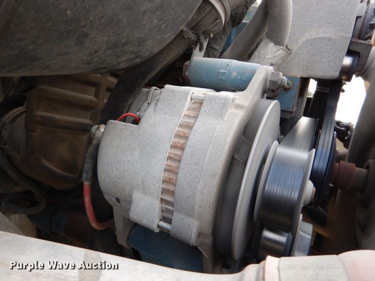 image for item DH5015 2004 International 4300 bucket truck