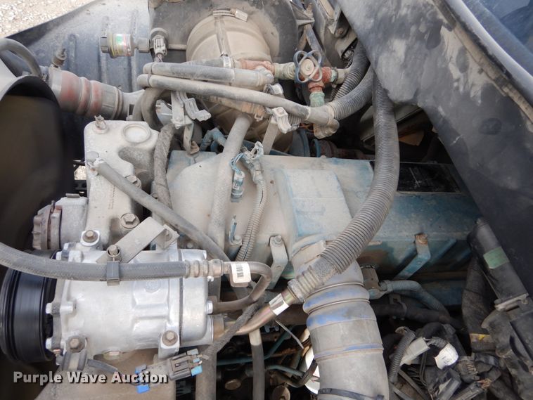 image for item DH5015 2004 International 4300 bucket truck